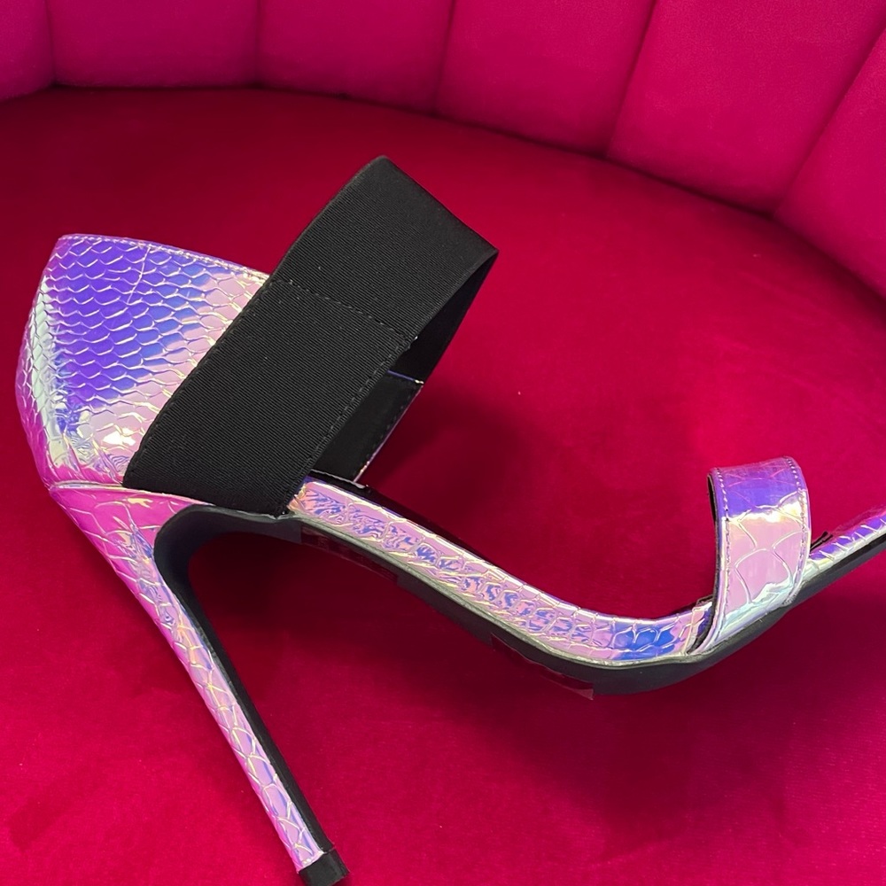 Purple Holographic Heels Size 7 - Picture 2 of 3